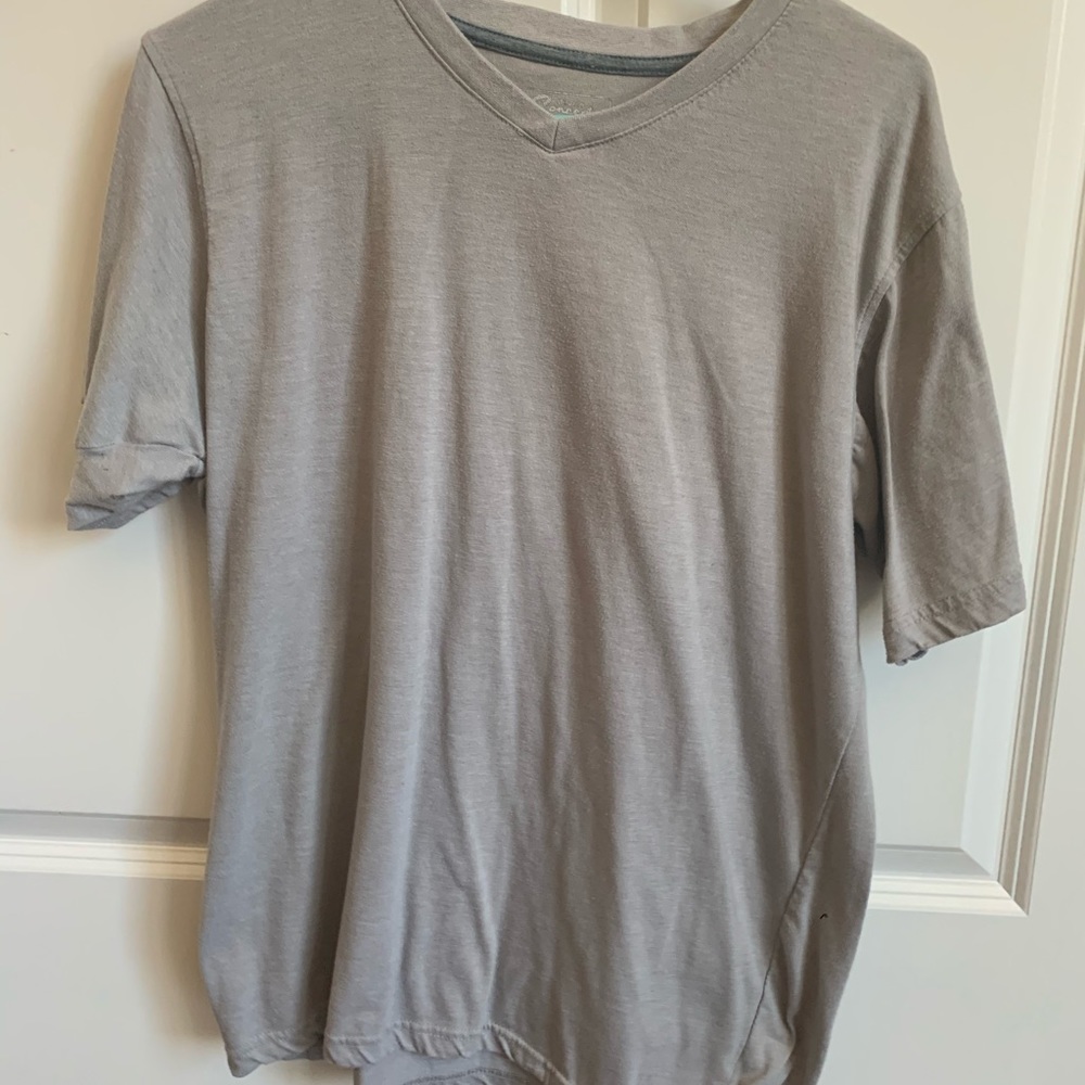 Men’s grey vneck